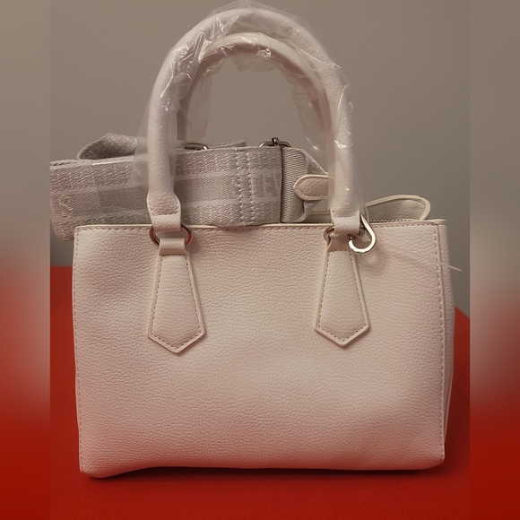 ***FINAL SALE*** Stylish Steve Madden BIMCKEY White Handbag– Elegance! - Picture 2 of 7